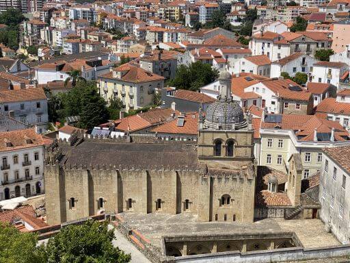 Universiteit Coimbra zicht op Sé Velha