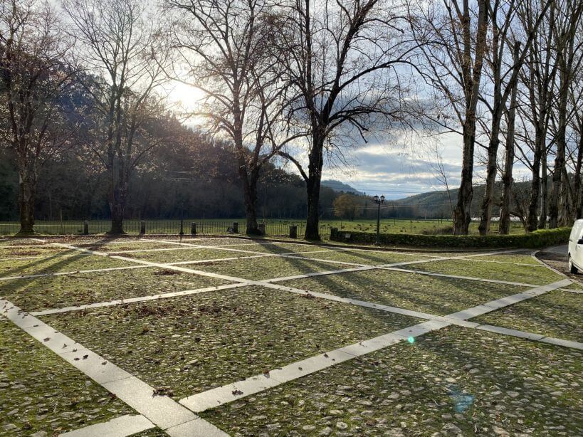 Folques uitzicht op Mont'Alto vanaf klooster